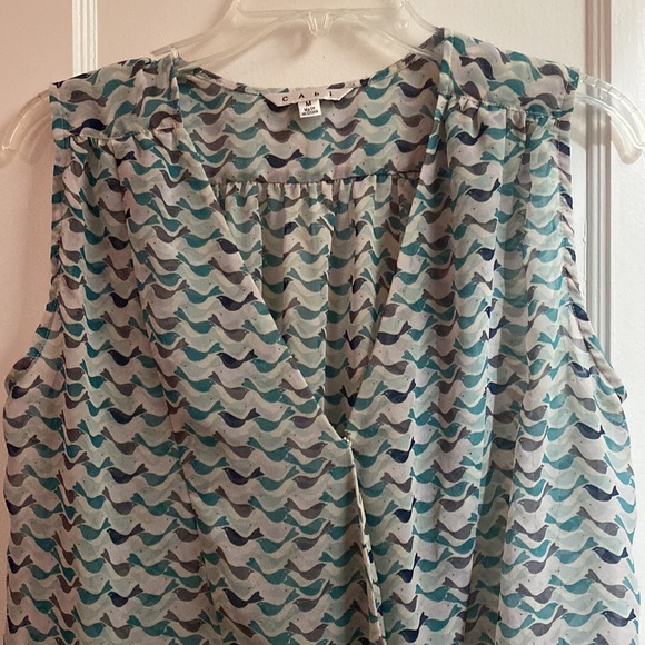 Cabi Blue Green Tweet Bird Print Sleeveless Blouse Top Size Medium - Picture 4 of 7